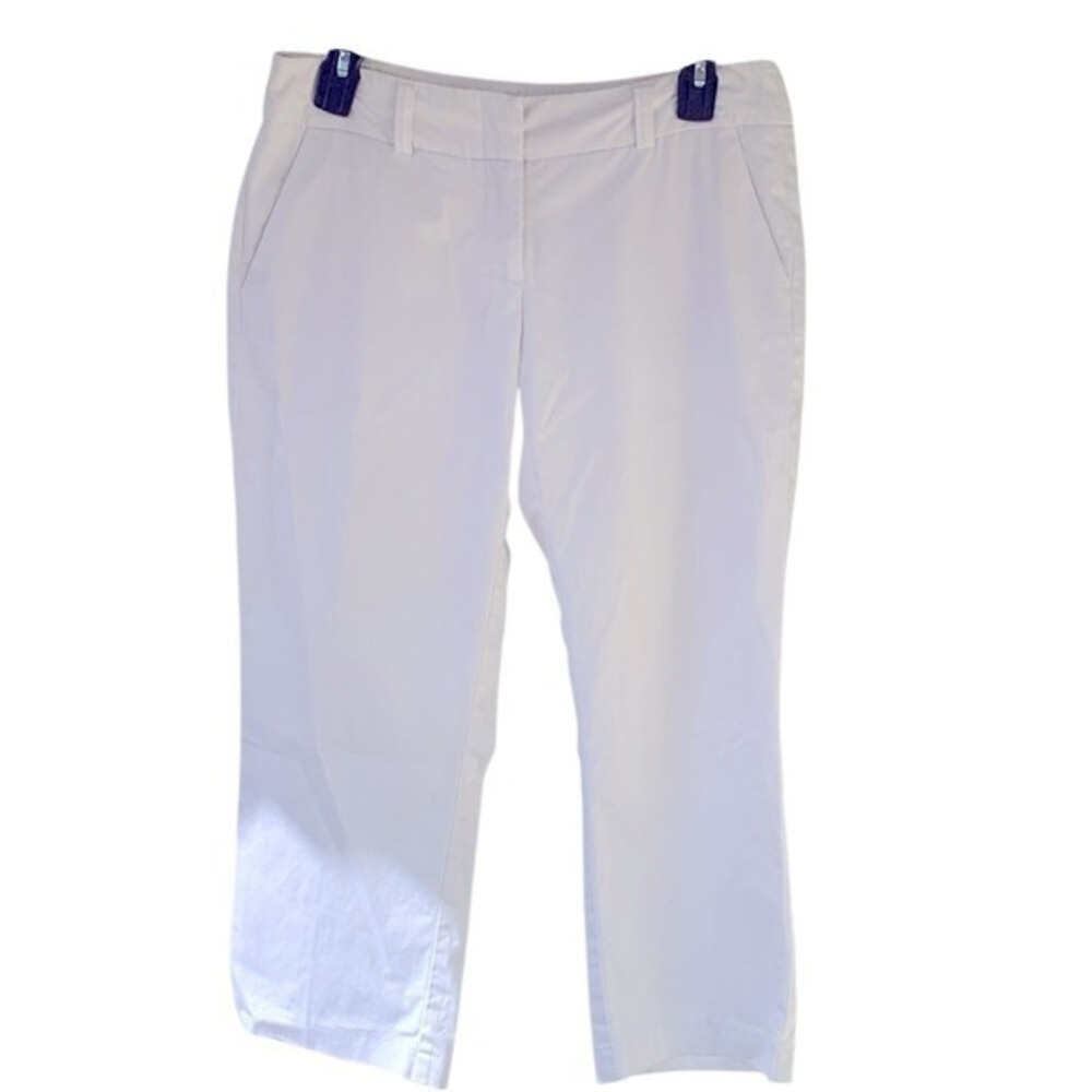 KENAR. Women's White Capris with Pockets‎ on front and back. Size 4.